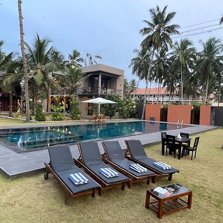 Soluna Beach Resort Marawila Ngoại thất bức ảnh