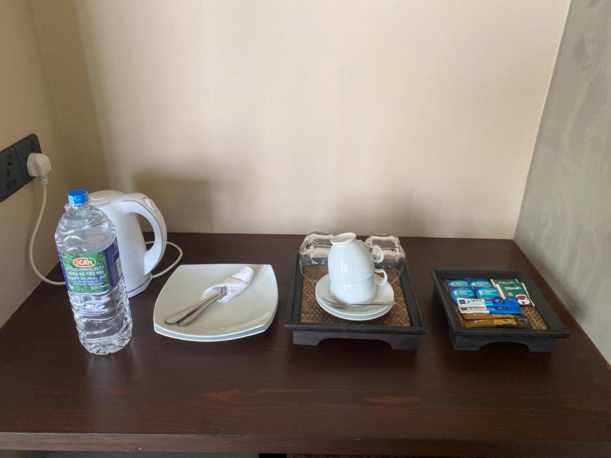 Soluna Beach Resort Marawila Ngoại thất bức ảnh