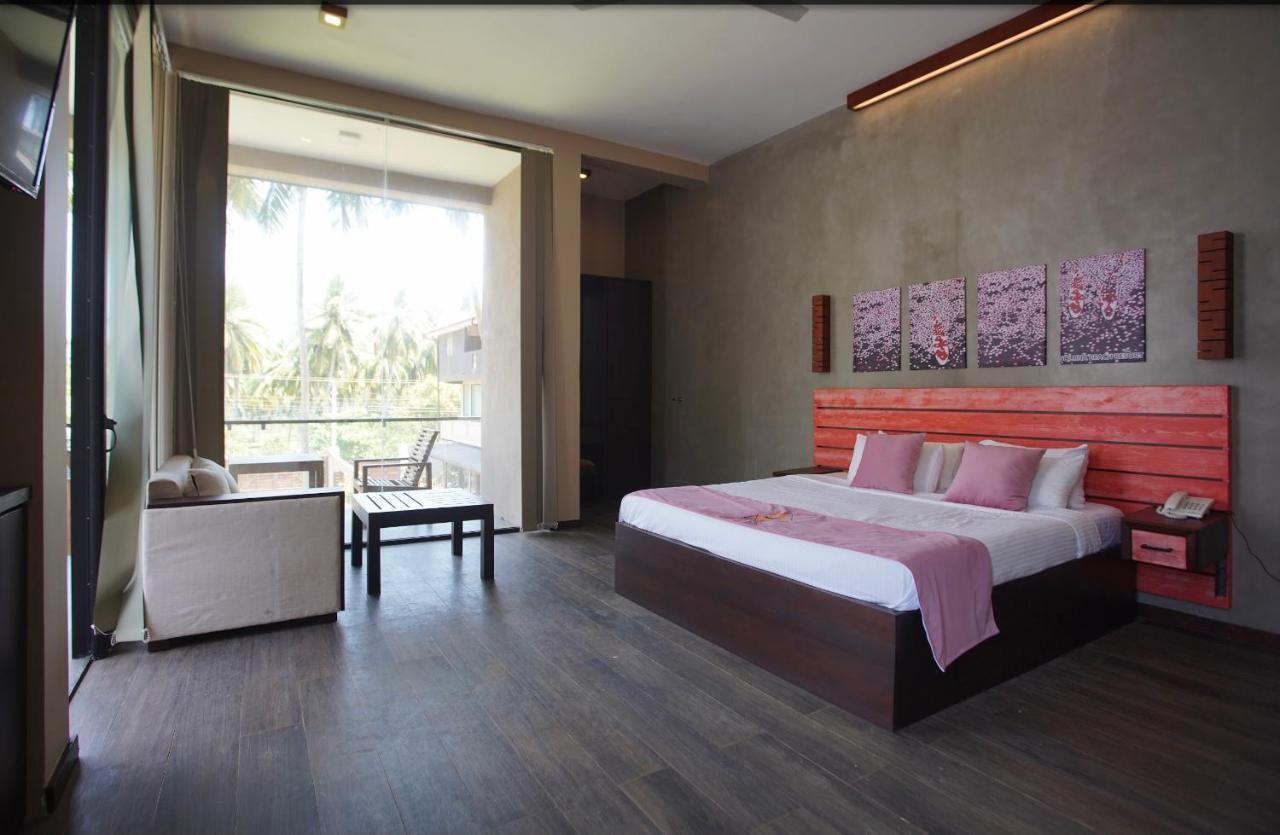 Soluna Beach Resort Marawila Ngoại thất bức ảnh