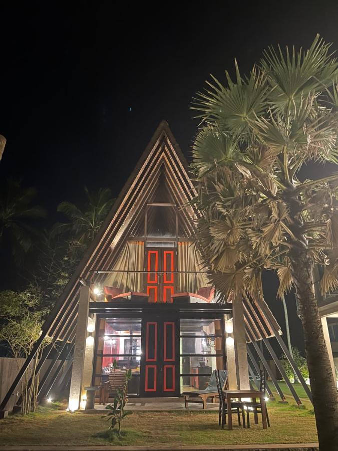 Soluna Beach Resort Marawila Ngoại thất bức ảnh