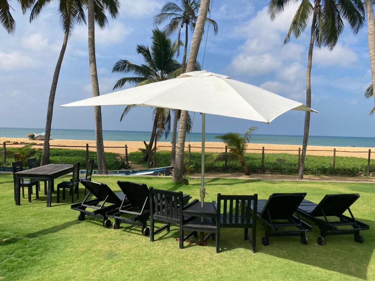 Soluna Beach Resort Marawila Ngoại thất bức ảnh