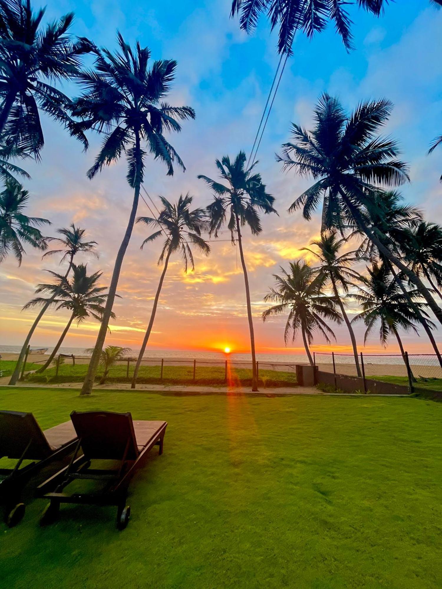 Soluna Beach Resort Marawila Ngoại thất bức ảnh