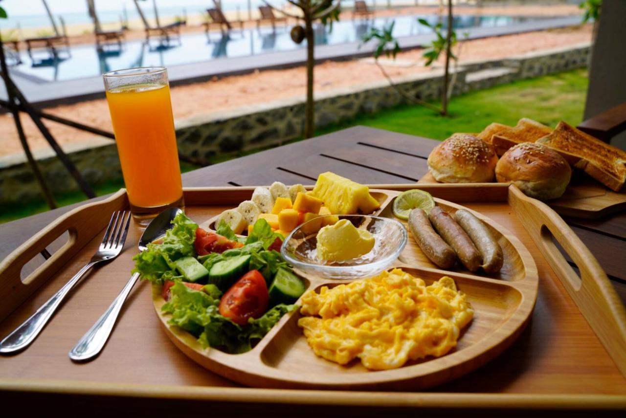 Soluna Beach Resort Marawila Ngoại thất bức ảnh