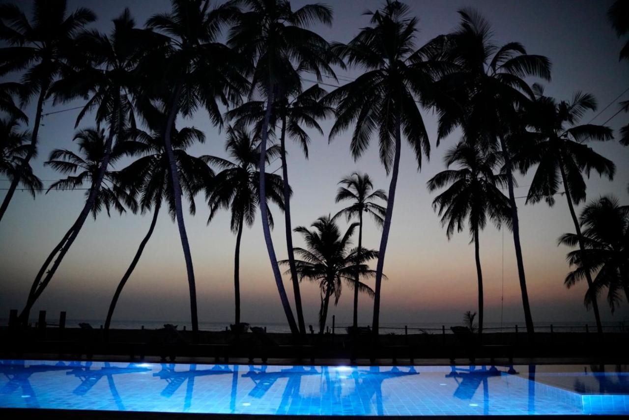 Soluna Beach Resort Marawila Ngoại thất bức ảnh